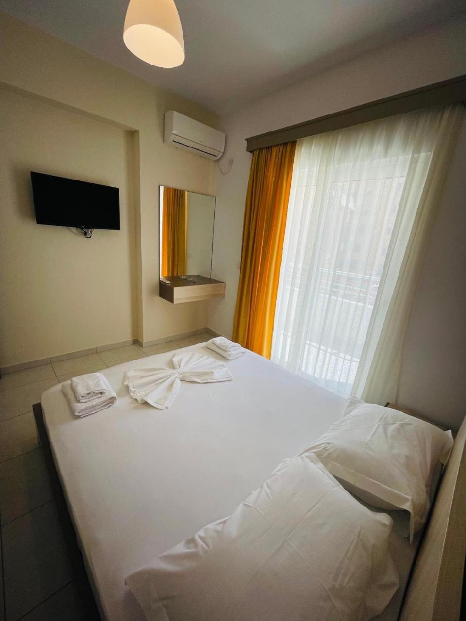 Eliona Apartman *